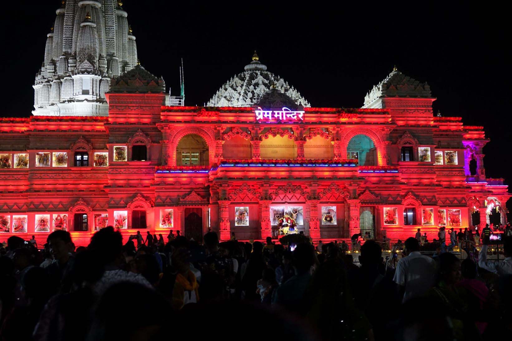 vrindavan beleuchteter tempel